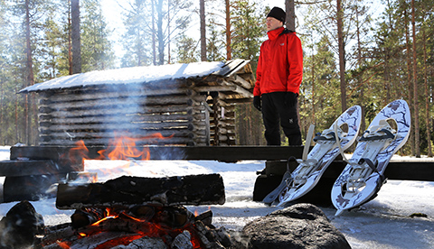 Lauhanvuoren talvessa patikoidaan kvellen tai lumikengill